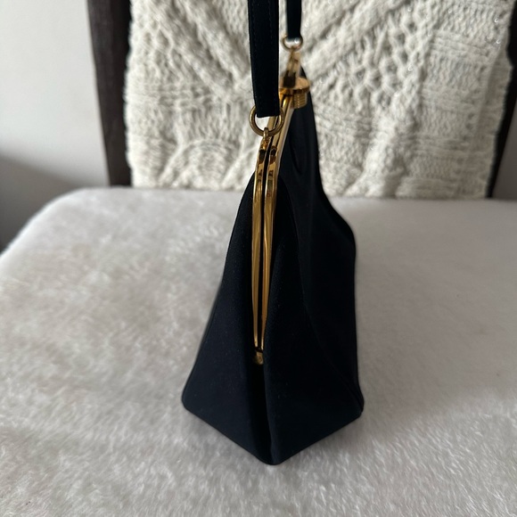 Bienen and Davis Vintage Velvet Handbsg